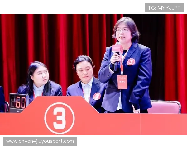 战队主题摄影展聚焦选手生活背后故事，战队拍照姿势